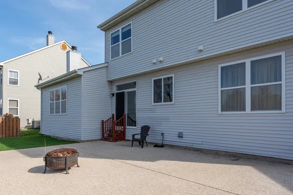 $515,000 | 2575 Barnhart Street, West Chicago, IL 60185