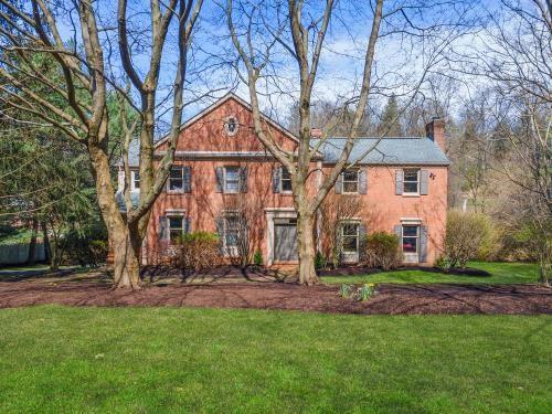 612 Twin Pine Road Pittsburgh, PA 15215 - Photo 1 of 50 Gallery Image 1