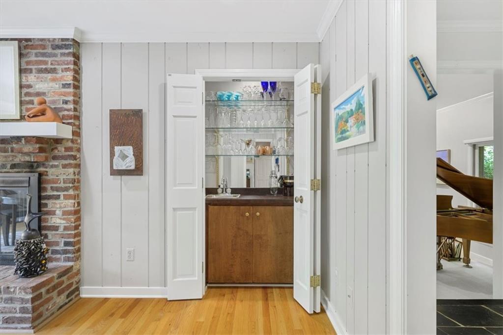 612 Twin Pine Road Pittsburgh, PA 15215 - Photo 17 of 50 Gallery Image 17