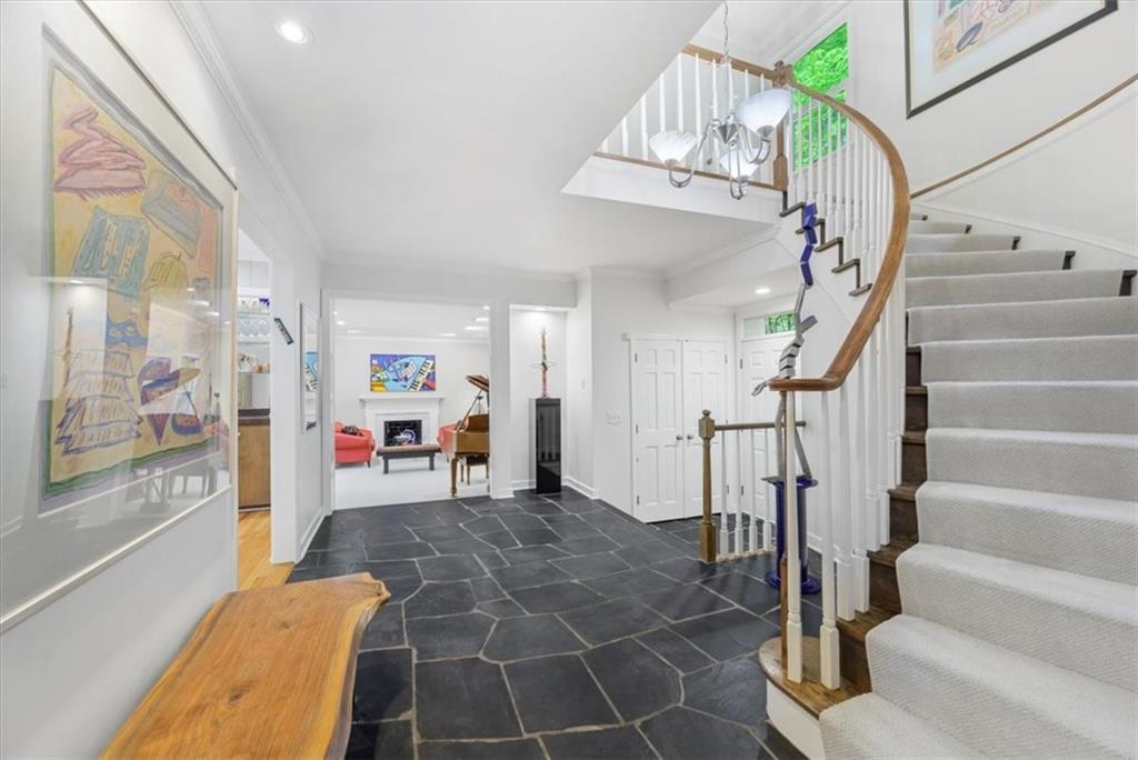612 Twin Pine Road Pittsburgh, PA 15215 - Photo 8 of 50 Gallery Image 8
