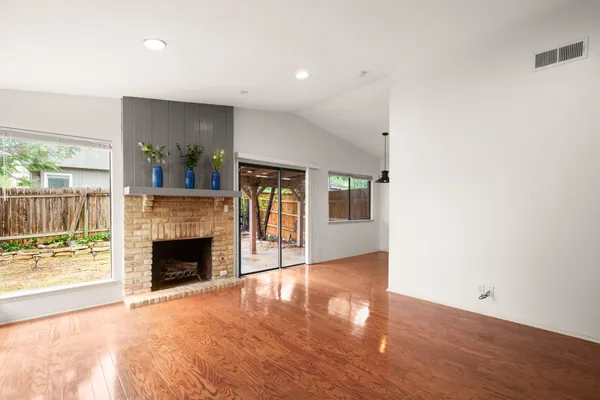 $239,900 | 9001 Parkfield Drive, Unit B, Austin, TX 78758