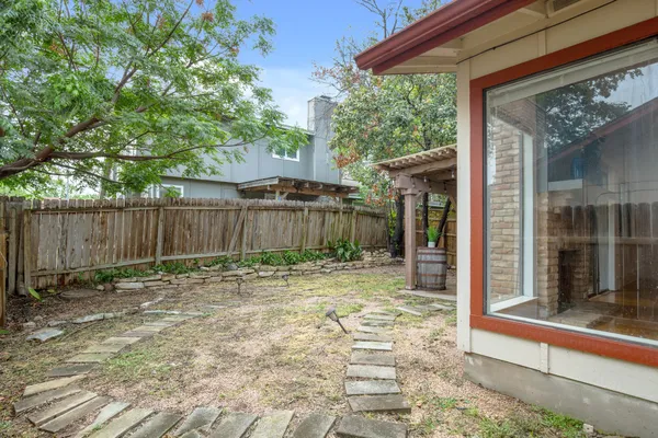 $239,900 | 9001 Parkfield Drive, Unit B, Austin, TX 78758