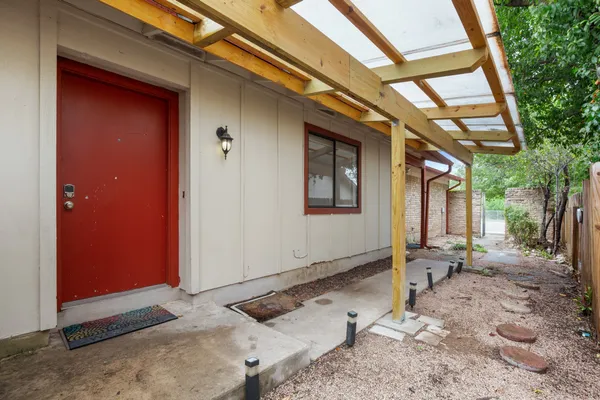 $239,900 | 9001 Parkfield Drive, Unit B, Austin, TX 78758