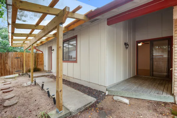 $239,900 | 9001 Parkfield Drive, Unit B, Austin, TX 78758