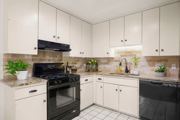 $239,900 | 9001 Parkfield Drive, Unit B, Austin, TX 78758