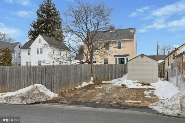 $375,000 | 450 Childs Avenue, Drexel Hill, PA 19026