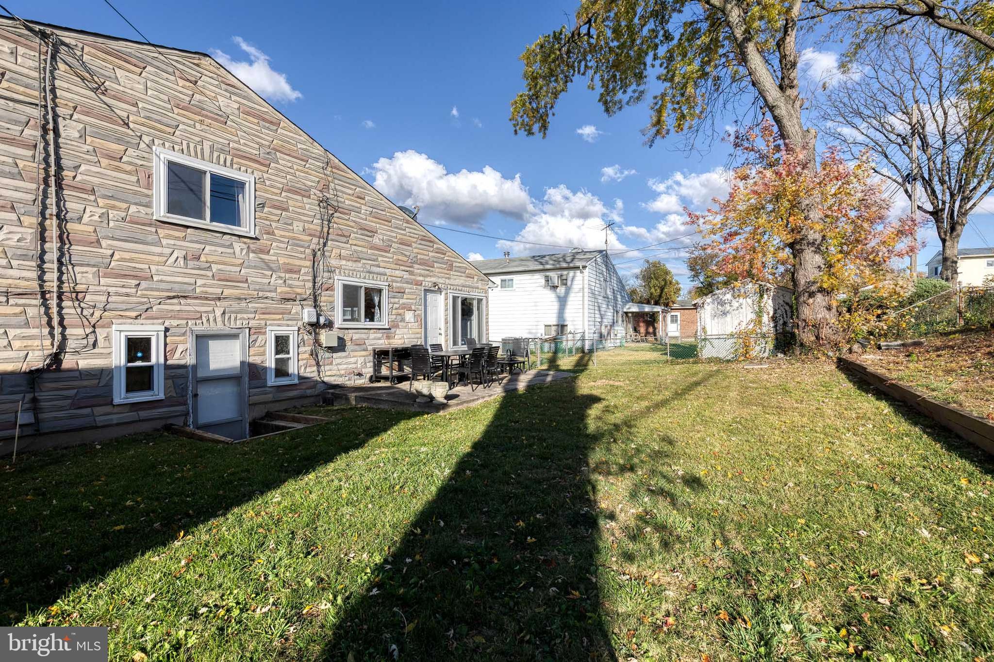 913 Marksworth Road Catonsville, MD 21228 - Photo 34 of 36 a view of a backyard of the house