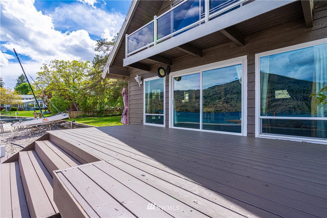 16052 South Lakeshore Road Chelan, WA 98816 - Photo 14 of 39 Gallery Image 14