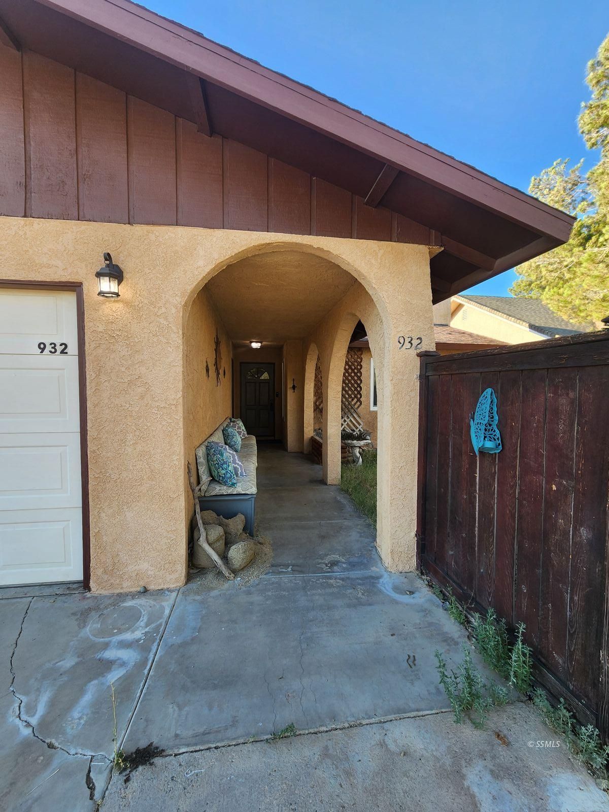 932 West Langley Avenue Ridgecrest, CA 93555 - Photo 3 of 23