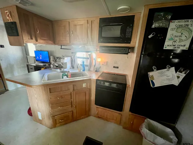 a view of entryway and livingroom