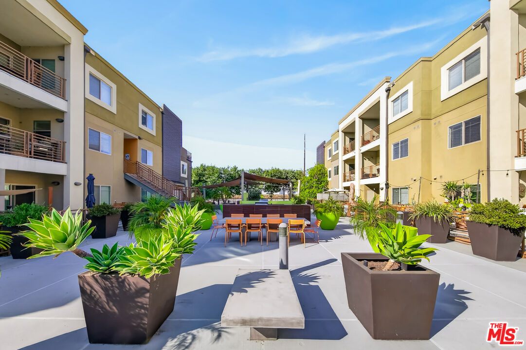 2980 Ripple Place, Unit 206 Los Angeles, CA 90039 - Photo 43 of 46