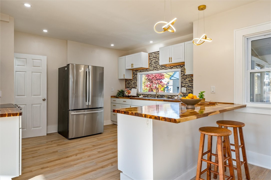 770 Genesee Park Boulevard Rochester, NY 14619 - Photo 13 of 48