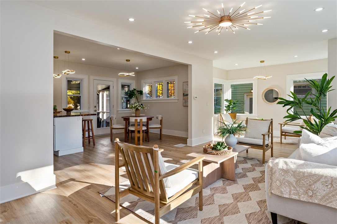 770 Genesee Park Boulevard Rochester, NY 14619 - Photo 4 of 48