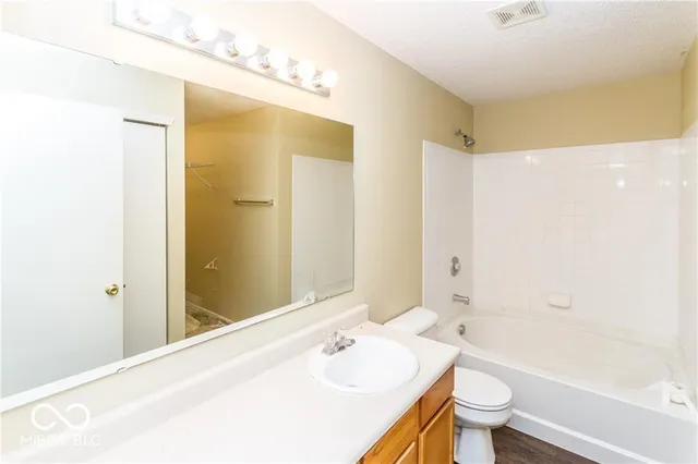 $2,200 | 10345 Lee Stewart Lane, Fishers, IN 46038