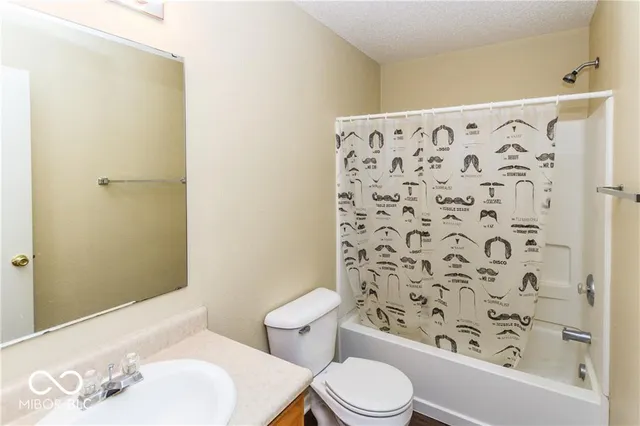 $2,200 | 10345 Lee Stewart Lane, Fishers, IN 46038