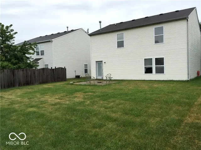 $2,200 | 10345 Lee Stewart Lane, Fishers, IN 46038