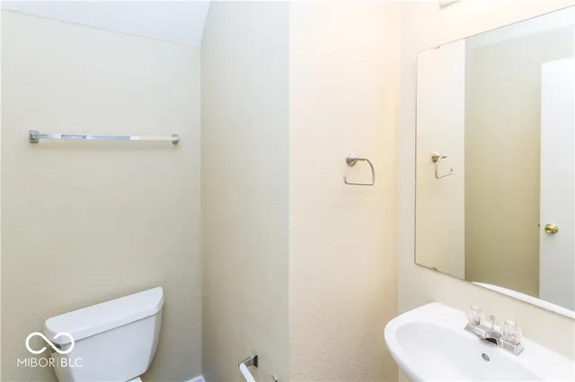 $2,200 | 10345 Lee Stewart Lane, Fishers, IN 46038