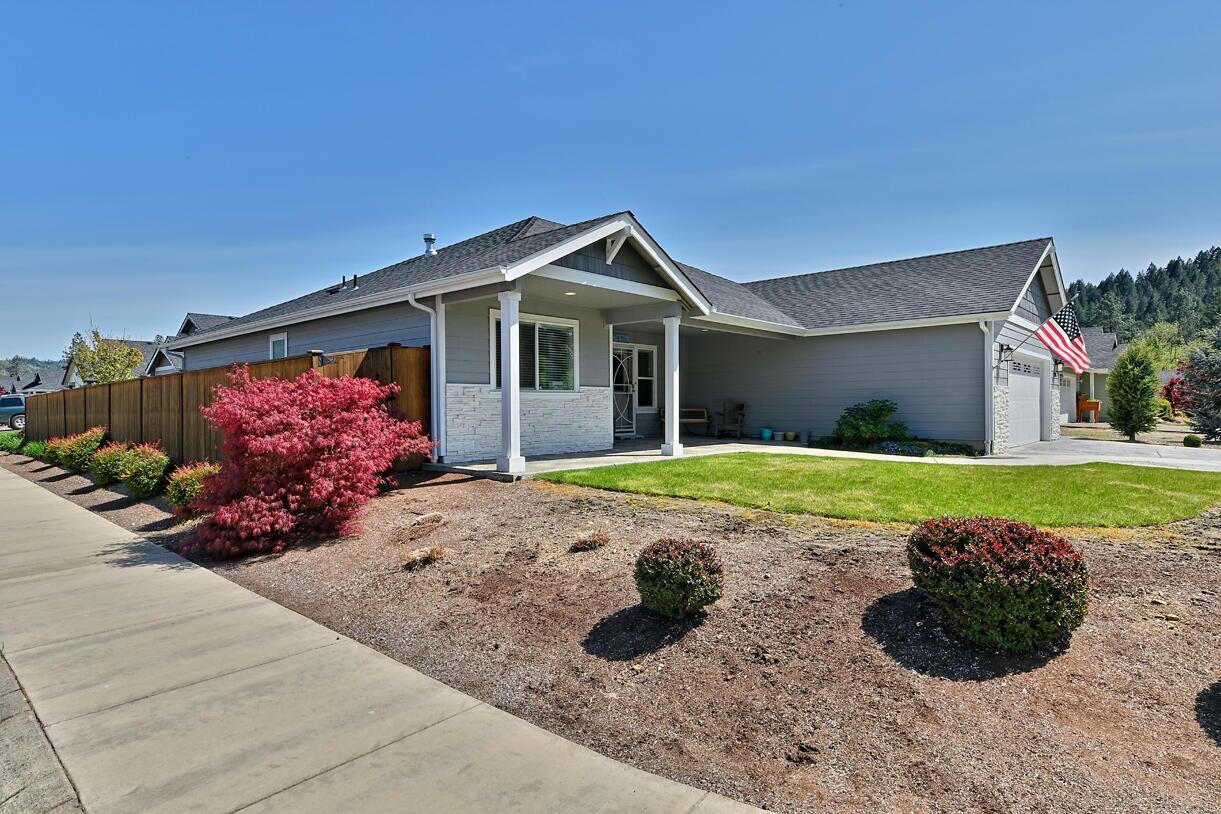 243 Retirement Lane Cave Junction, OR 97523 - Photo 19 of 62 20250423182104307274000000-o