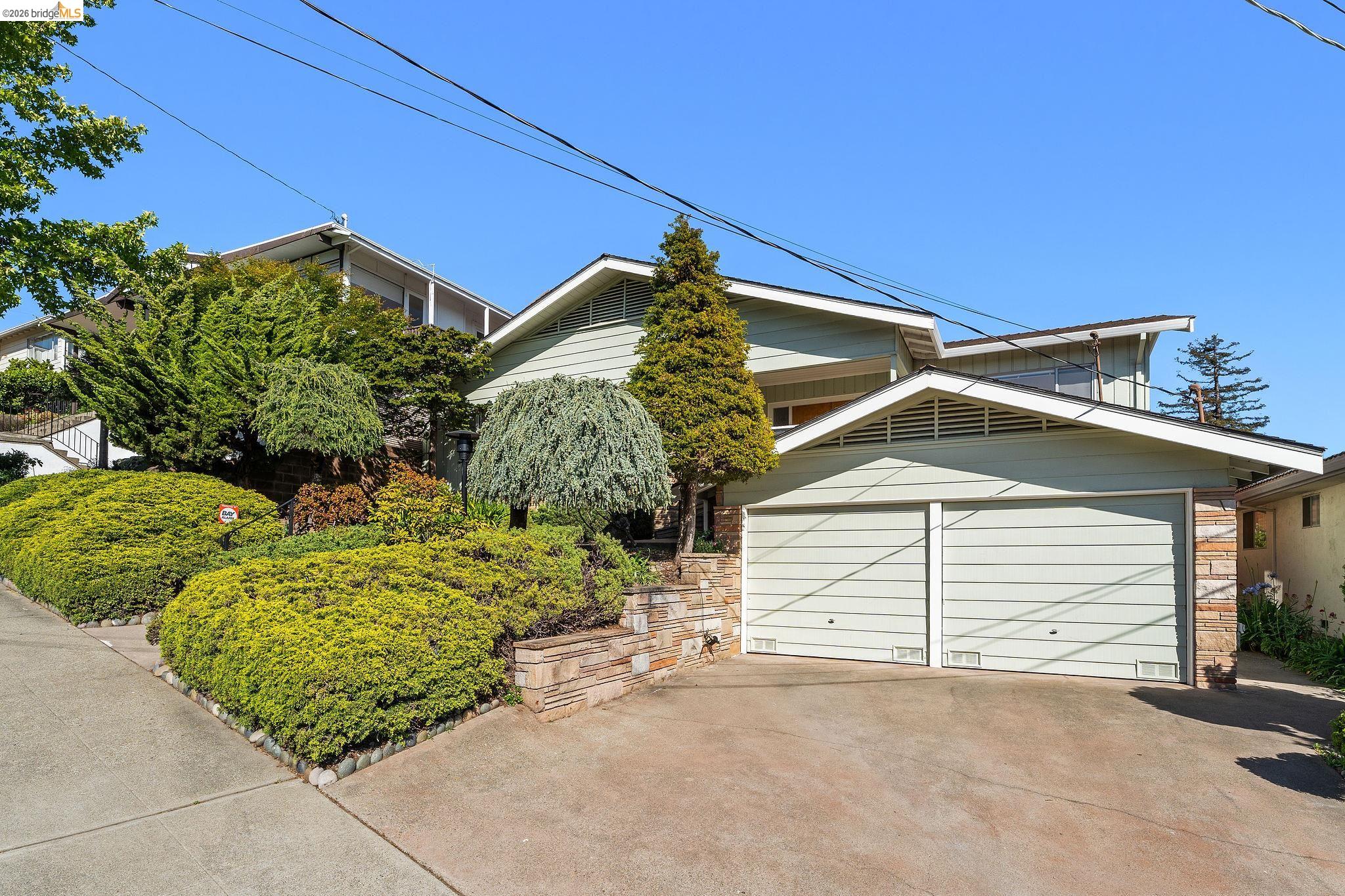 4120 Rhoda Avenue Oakland, CA 94602 - Photo 3 of 29