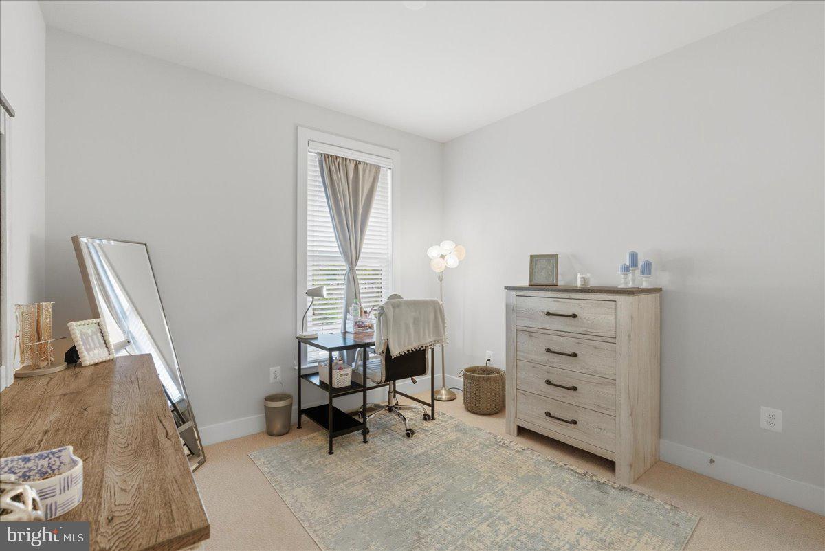 2315 Liberty Loop Herndon, VA 20171 - Photo 17 of 39 2nd bedroom on 3 rd floor