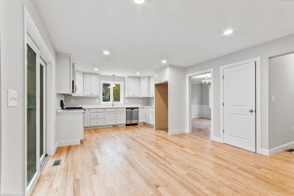 40 Concord Road Billerica, MA 01821 - Photo 6 of 35