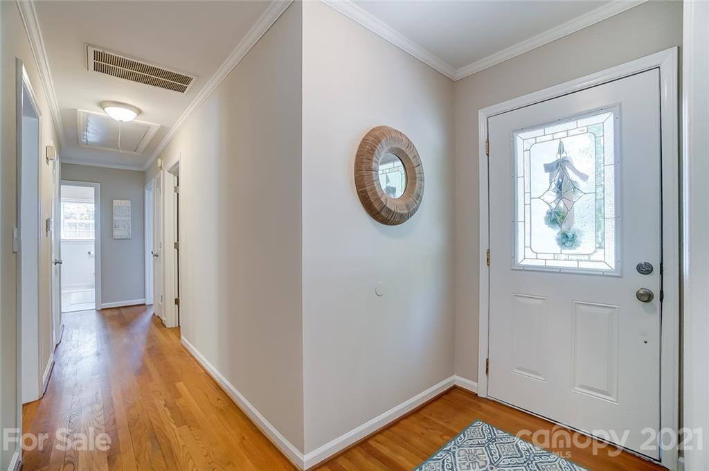 13665 Idlewild Road Matthews, NC 28105 - Photo 4 of 40 Gallery Image 4