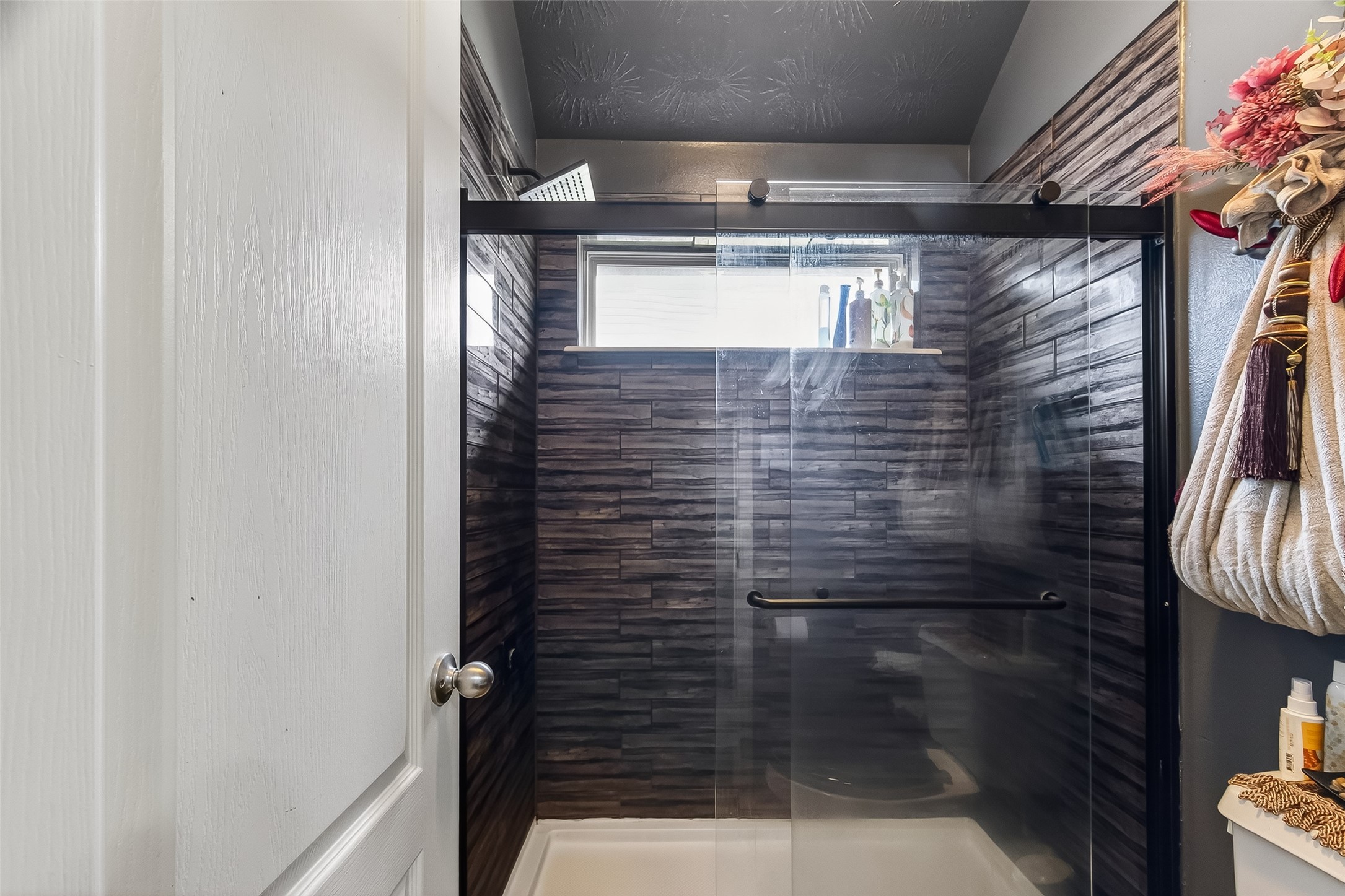 13415 Star Creek Lane Rosharon, TX 77583 - Photo 24 of 46 a bathroom with a shower