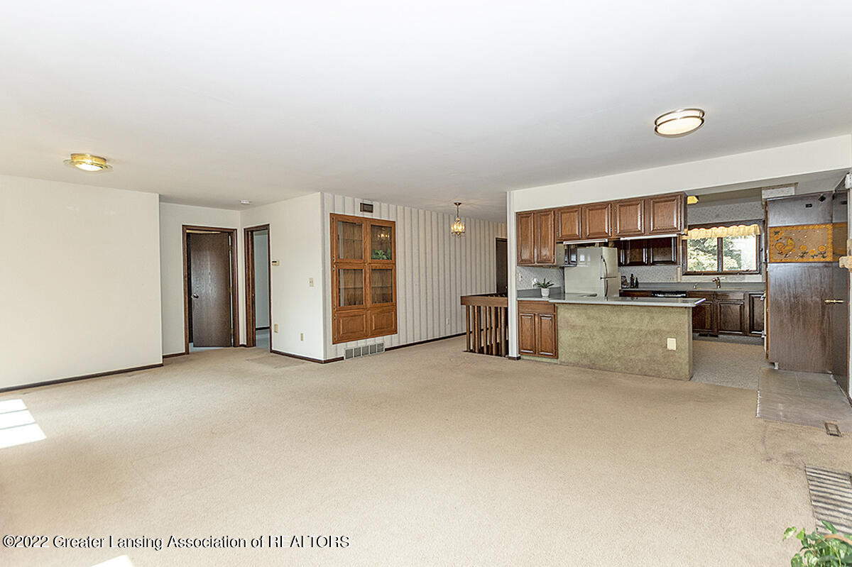 1975 Jolly Road Okemos, MI 48864 - Photo 4 of 32 04