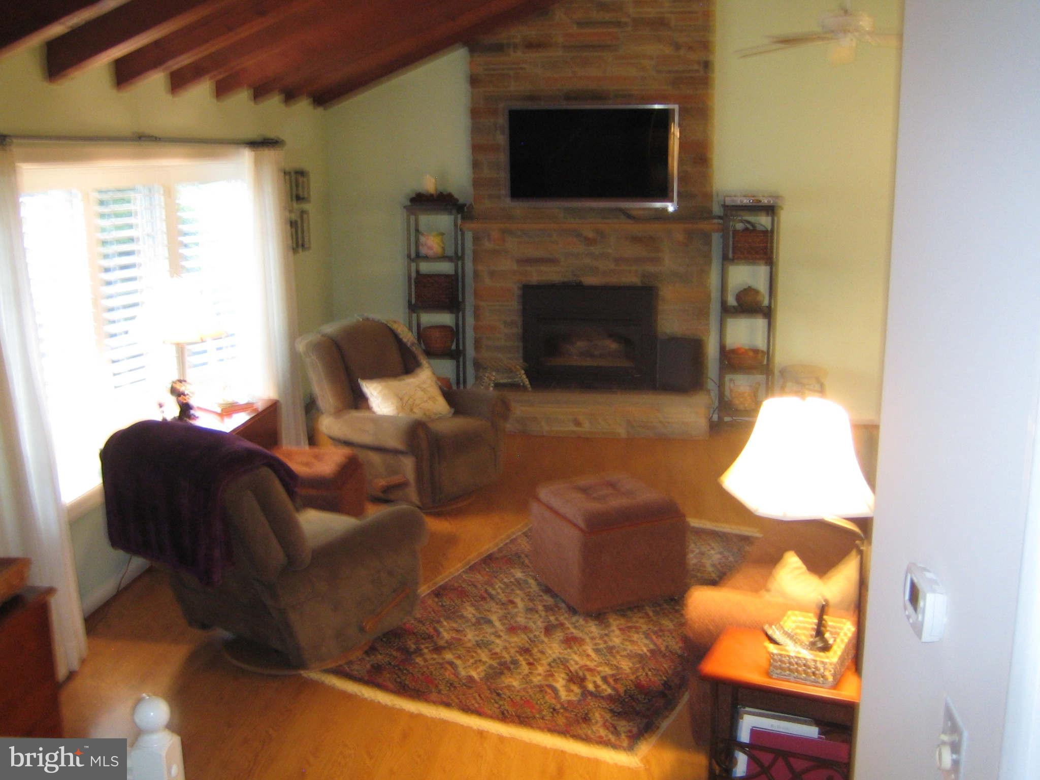 2400 Ravenview Road Lutherville-Timonium, MD 21093 - Photo 2 of 16 Living Room