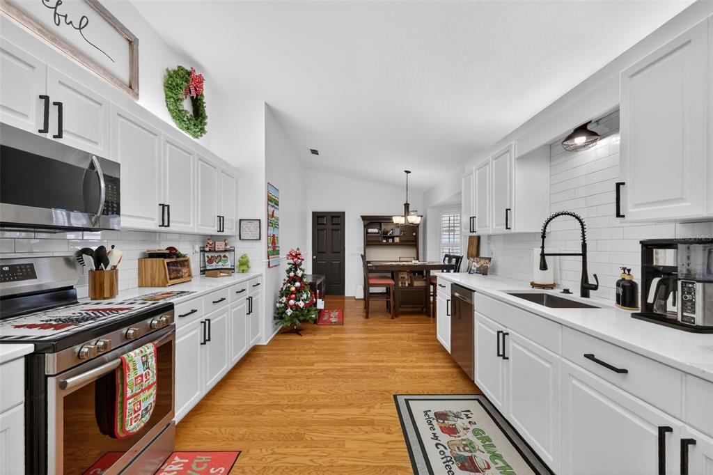 9811 Southeast 138th Loop Summerfield, FL 34491 - Photo 14 of 32