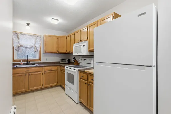 $340,000 | 10 Chester Lane, Unit 4, Enfield, NH 03748
