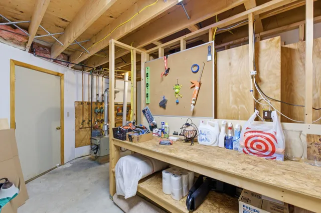 $365,000 | 10 Chester Lane, Unit 4, Enfield, NH 03748