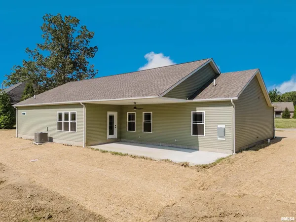 $455,000 | 704 Jonathan Lane, Carterville, IL 62918