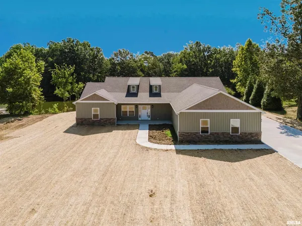 $455,000 | 704 Jonathan Lane, Carterville, IL 62918