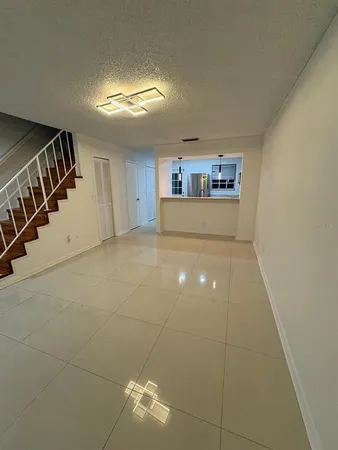 $1,800 | 13870 Stone Mill Way, Tampa, FL 33613