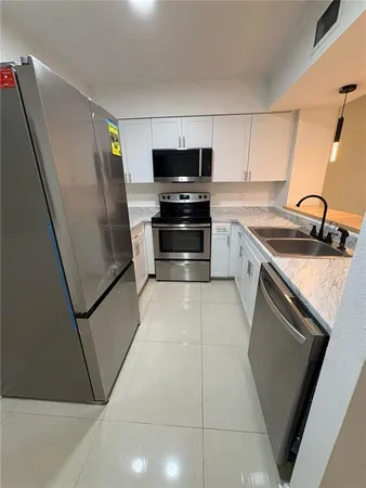 $1,800 | 13870 Stone Mill Way, Tampa, FL 33613