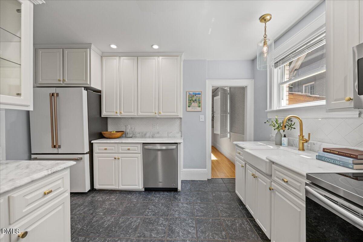 2143 Cowper Drive Raleigh, NC 27608 - Photo 30 of 53 22-2A1A6370