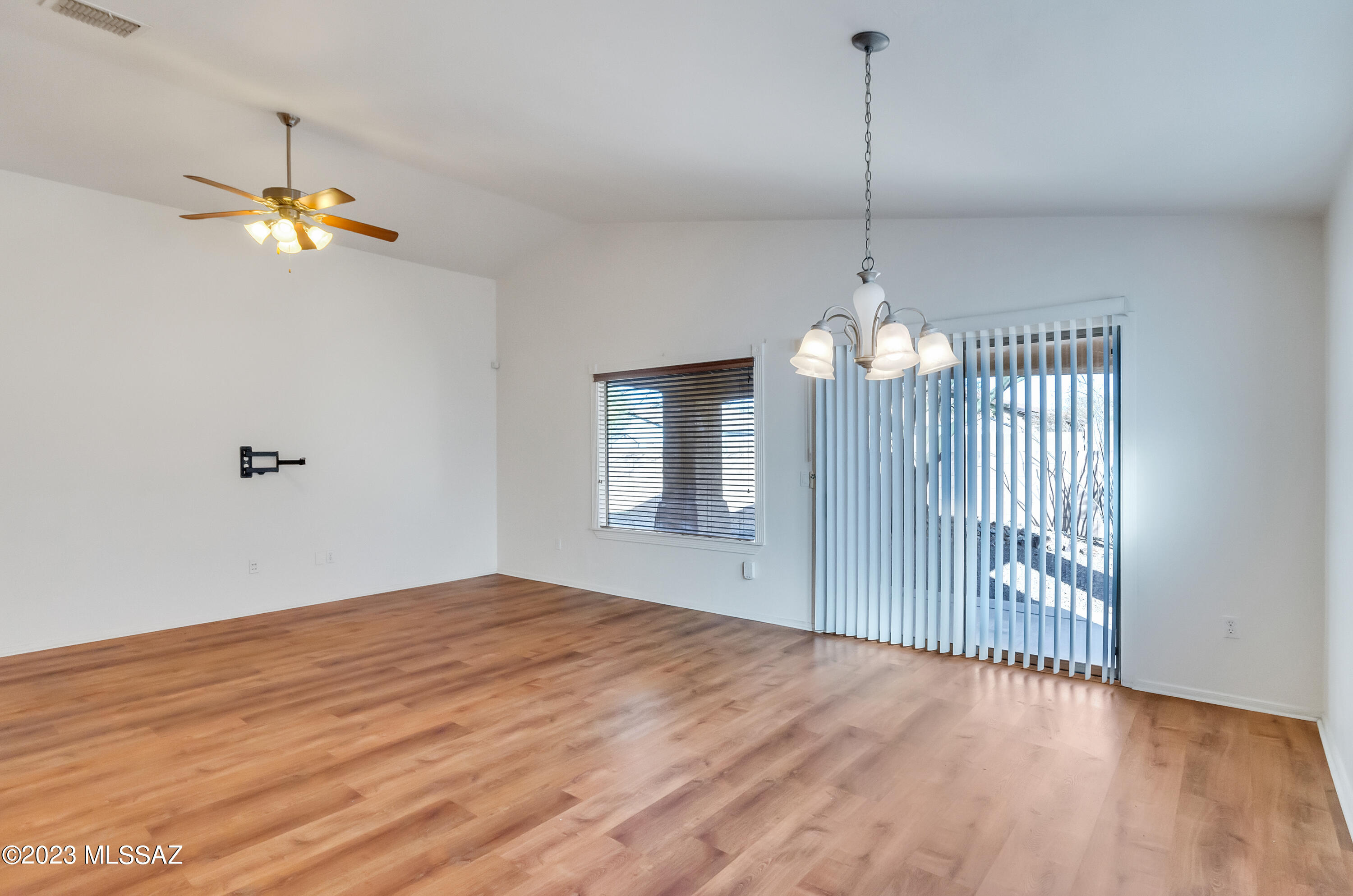 521 South Stone Bench Road Vail, AZ 85641 - Photo 8 of 36 FAMILY ROOM TO CVRD PATIO