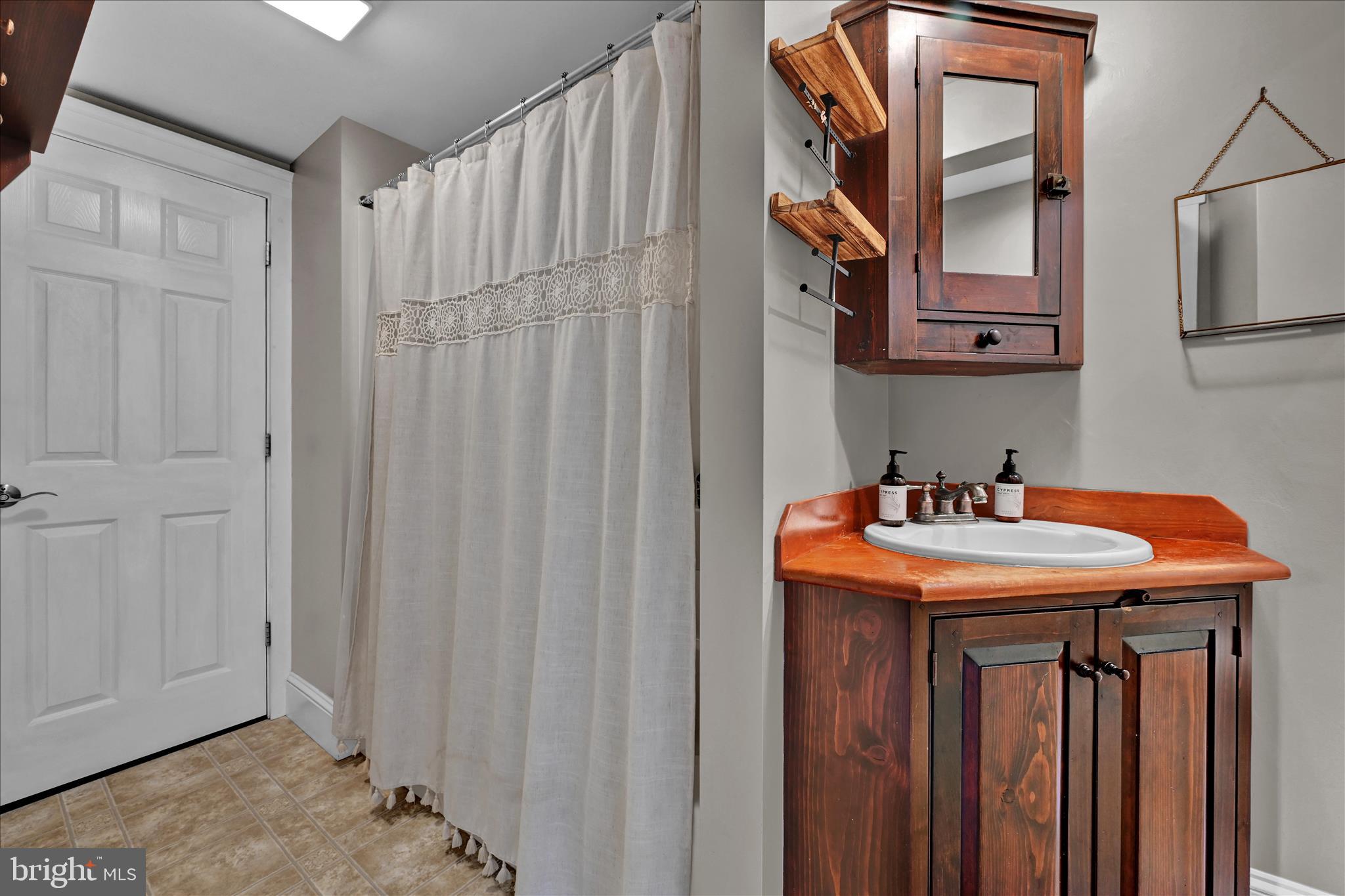 536 West High Street Manheim, PA 17545 - Photo 26 of 43 Bathroom