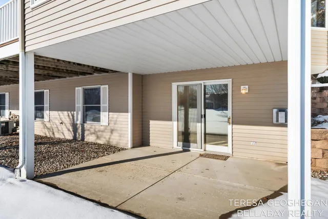 $376,000 | 2662 Cedargrove Court, Unit 26, Jenison, MI 49428