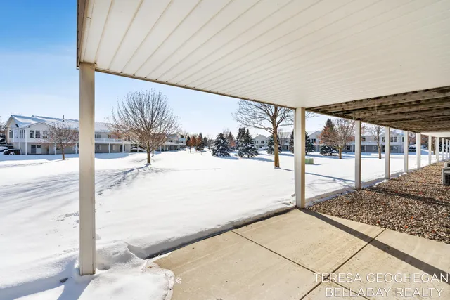 $376,000 | 2662 Cedargrove Court, Unit 26, Jenison, MI 49428