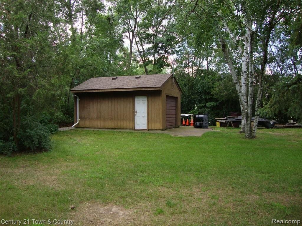 1918 Willowood Drive Rochester, MI 48307 - Photo 36 of 46 EXTRA GARAGE