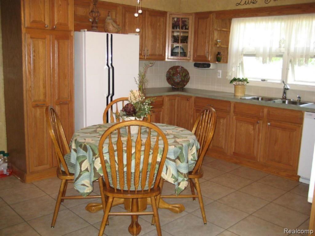 11054 36 Mile Road Romeo, MI 48065 - Photo 9 of 30 #8 Updated Kitchen.jpg