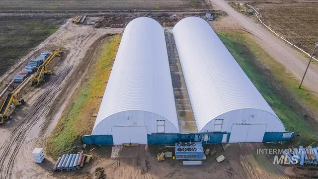 $1,800,000 | 5387 Highway 201, Ontario, OR 97914