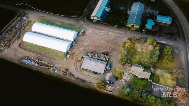 $1,800,000 | 5387 Highway 201, Ontario, OR 97914