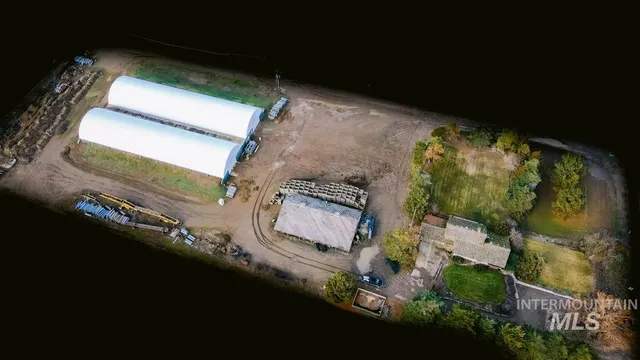 $1,800,000 | 5387 Highway 201, Ontario, OR 97914