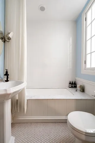 $1,934,000 | 6 Walnut Street, Unit 3, Boston, MA 02108