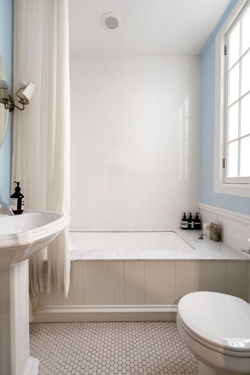 6 Walnut Street, Unit 3 Boston, MA 02108 - Photo 11 of 18