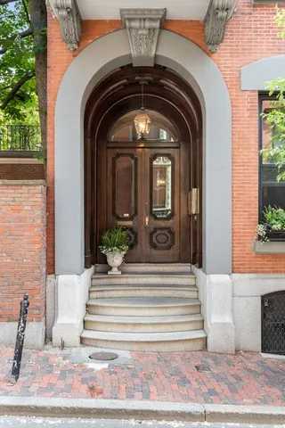 $1,934,000 | 6 Walnut Street, Unit 3, Boston, MA 02108
