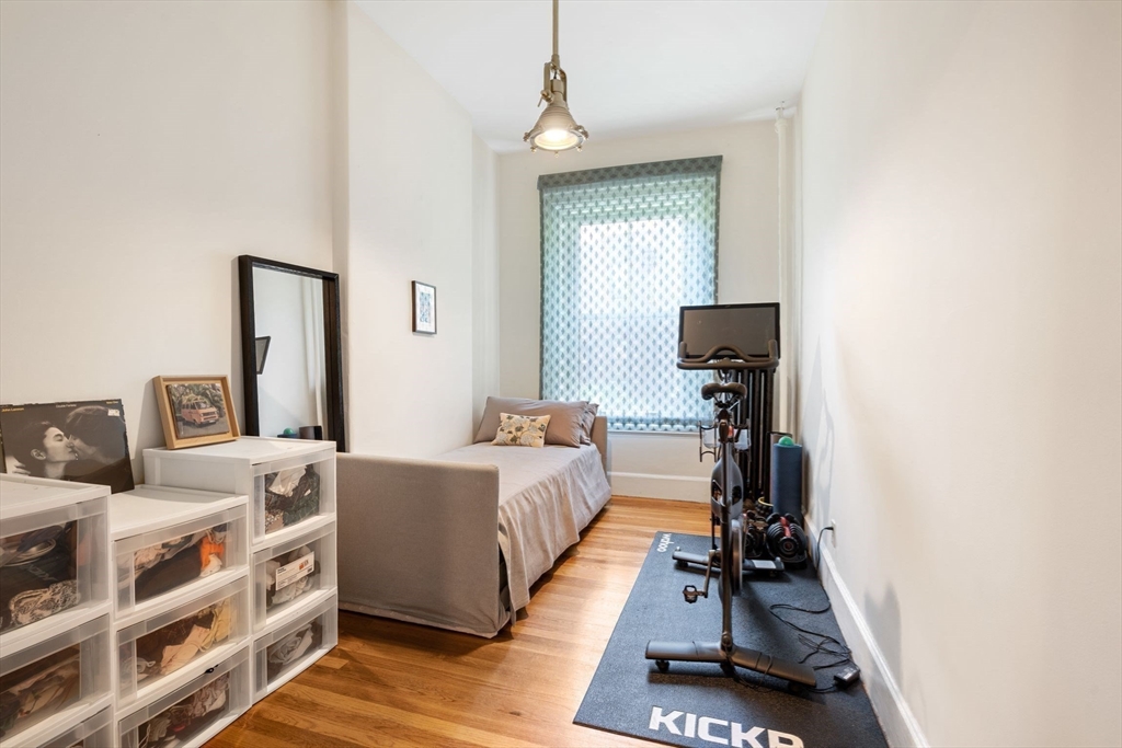 6 Walnut Street, Unit 3 Boston, MA 02108 - Photo 10 of 18